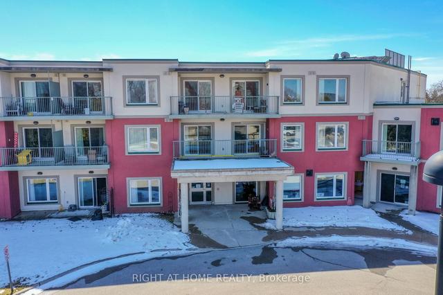 208 - 333 Rue Lafontaine Rd W, Condo with 2 bedrooms, 2 bathrooms and 1 parking in Tiny ON | Image 1