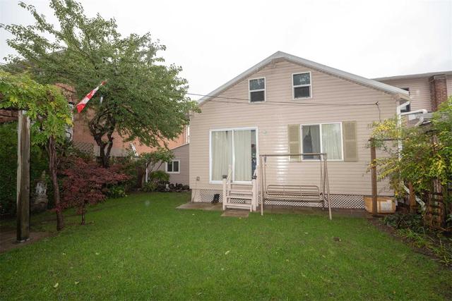 6 Arthur St, House detached with 2 bedrooms, 2 bathrooms and 3 parking in Toronto ON | Image 28