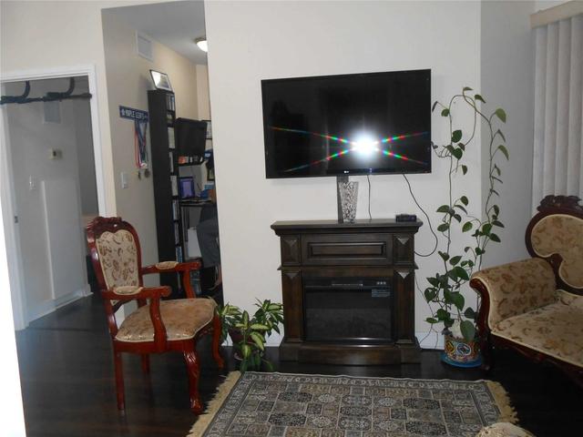 1102 - 60 Absolute Ave, Condo with 2 bedrooms, 2 bathrooms and 1 parking in Mississauga ON | Image 5