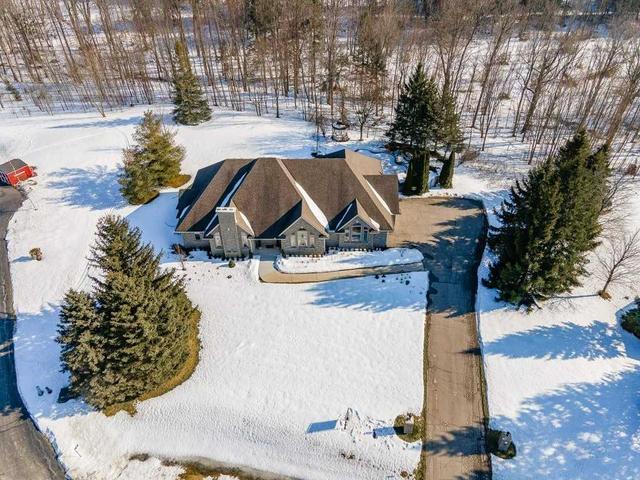 33 Fox Run Dr, House detached with 3 bedrooms, 4 bathrooms and 11 parking in Puslinch ON | Image 1