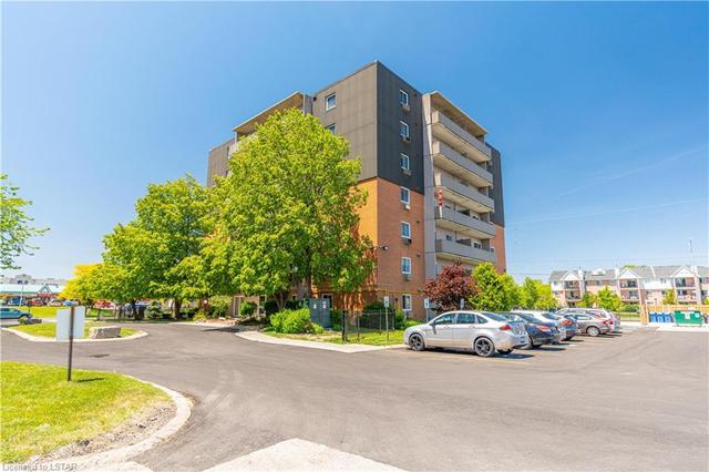 305 - 1100 Jalna Boulevard, House attached with 2 bedrooms, 1 bathrooms and null parking in London ON | Image 1