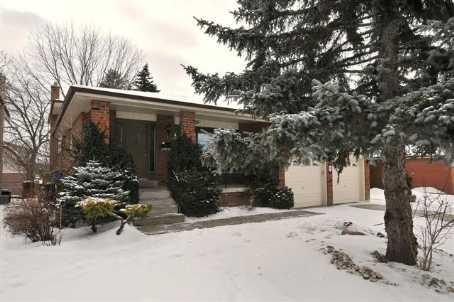 856 Sparrow Rd, House detached with 4 bedrooms, 2 bathrooms and 6 parking in Newmarket ON | Image 1