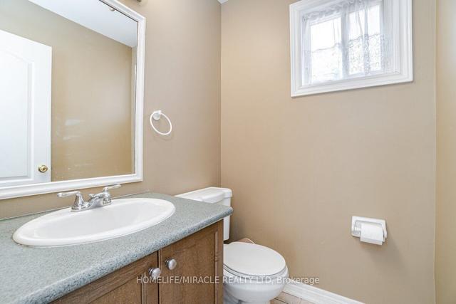 181 Cresthaven Rd, House detached with 3 bedrooms, 3 bathrooms and 5 parking in Brampton ON | Image 11