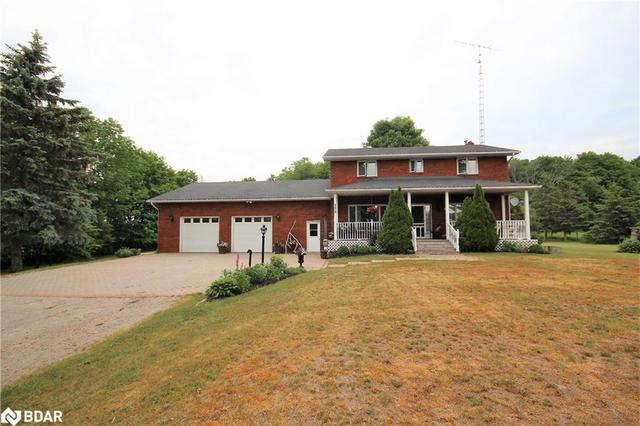 775 2 Line S, House detached with 4 bedrooms, 2 bathrooms and 12 parking in Oro Medonte ON | Image 2