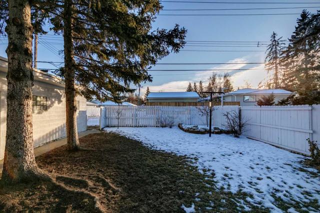145 Hanover Road Sw, House detached with 3 bedrooms, 2 bathrooms and 4 parking in Calgary AB | Image 46