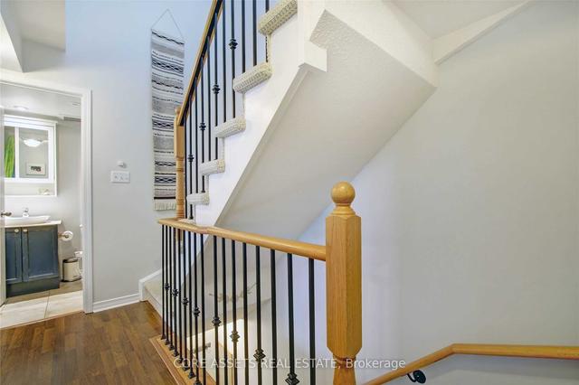4 - 819 Dundas St E, Townhouse with 2 bedrooms, 2 bathrooms and 0 parking in Toronto ON | Image 5