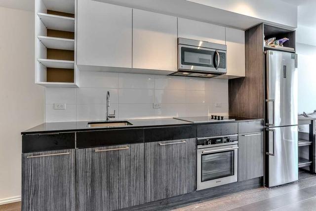 1806 - 68 Shuter St, Condo with 1 bedrooms, 1 bathrooms and null parking in Toronto ON | Image 2