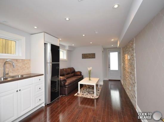 3630 Birchmeadow Cres, House semidetached with 1 bedrooms, 1 bathrooms and 1 parking in Mississauga ON | Image 2