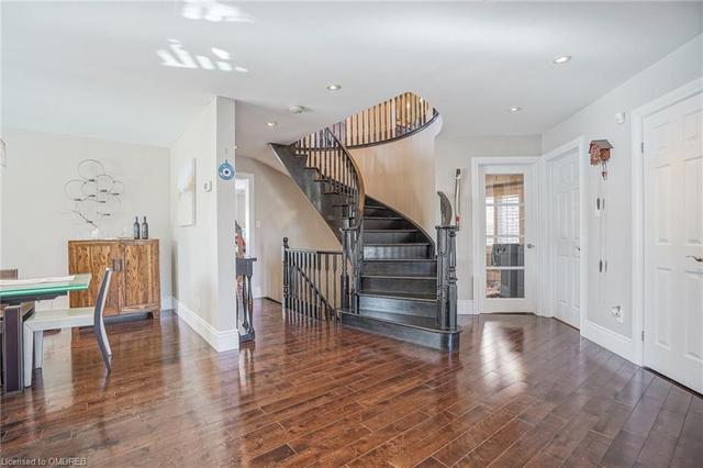 2200 Brays Lane, House detached with 5 bedrooms, 3 bathrooms and 6 parking in Oakville ON | Image 6