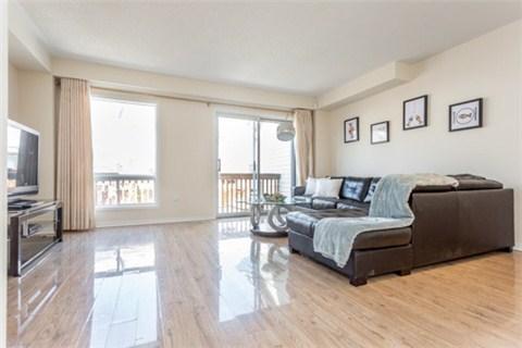 81 Schouten Cres, House attached with 3 bedrooms, 3 bathrooms and 2 parking in Markham ON | Image 2