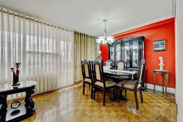 609 - 11 Wincott Dr, Condo with 3 bedrooms, 2 bathrooms and 1 parking in Toronto ON | Image 2