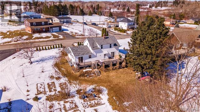 1635 Riverside Drive, House detached with 4 bedrooms, 2 bathrooms and null parking in Bathurst NB | Image 9