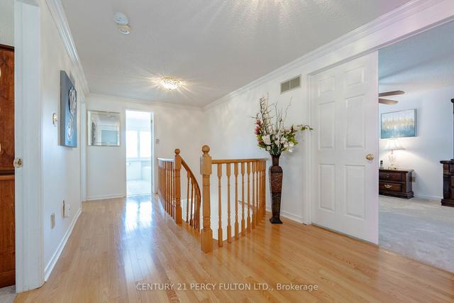 126 Littles Rd, House detached with 4 bedrooms, 3 bathrooms and 4 parking in Toronto ON | Image 9
