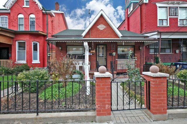 731 Richmond St W, House detached with 3 bedrooms, 2 bathrooms and 0 parking in Toronto ON | Image 1