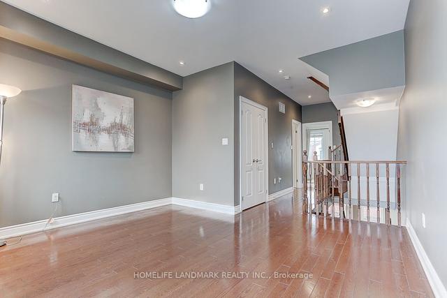95b Finch Ave W, House attached with 3 bedrooms, 3 bathrooms and 2 parking in Toronto ON | Image 4