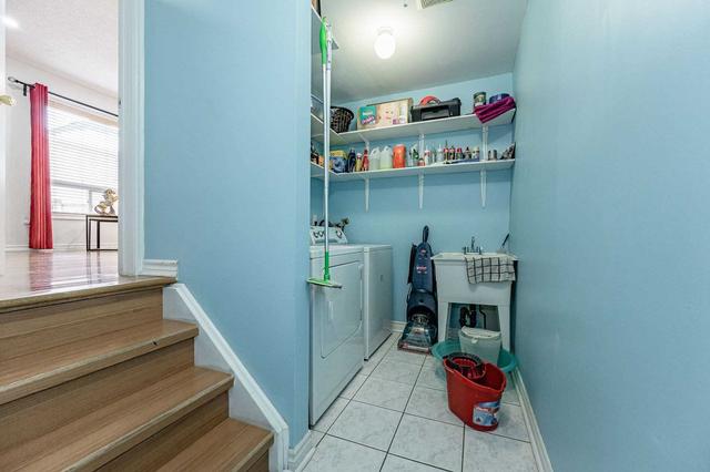 7114 Magistrate Terr, House semidetached with 3 bedrooms, 4 bathrooms and 4 parking in Mississauga ON | Image 25