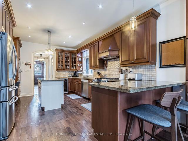 16 Acton Ave, House detached with 3 bedrooms, 4 bathrooms and 3 parking in Toronto ON | Image 3