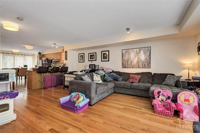 13 Maxton Private, Townhouse with 2 bedrooms, 2 bathrooms and 2 parking in Ottawa ON | Image 7