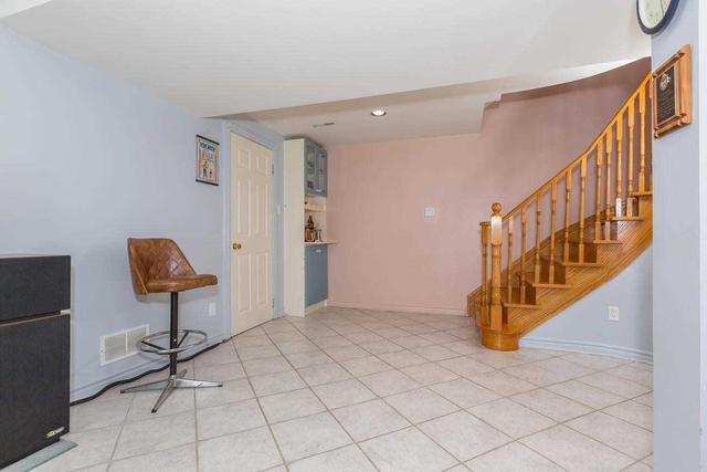 110 Nanport St, House detached with 4 bedrooms, 4 bathrooms and 5 parking in Brampton ON | Image 2