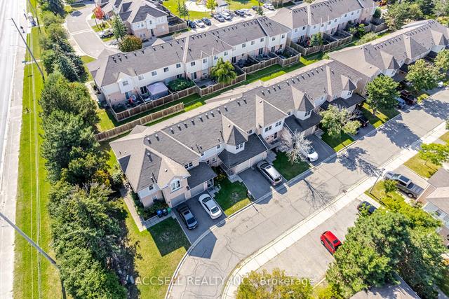 68 Wickstead Crt, Townhouse with 3 bedrooms, 4 bathrooms and 2 parking in Brampton ON | Image 25