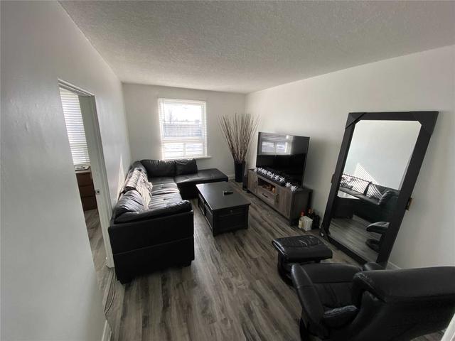 2 - 929 Lakeshore Rd E, House detached with 3 bedrooms, 1 bathrooms and 1 parking in Mississauga ON | Card Image