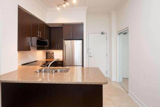 Uph08 - 17 Barberry Pl, Condo with 2 bedrooms, 2 bathrooms and 1 parking in Toronto ON | Image 3
