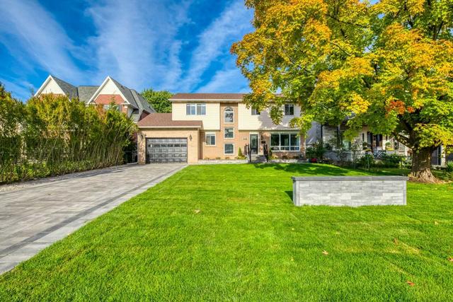 513 Maplehurst Ave, House detached with 4 bedrooms, 3 bathrooms and 5 parking in Oakville ON | Image 1