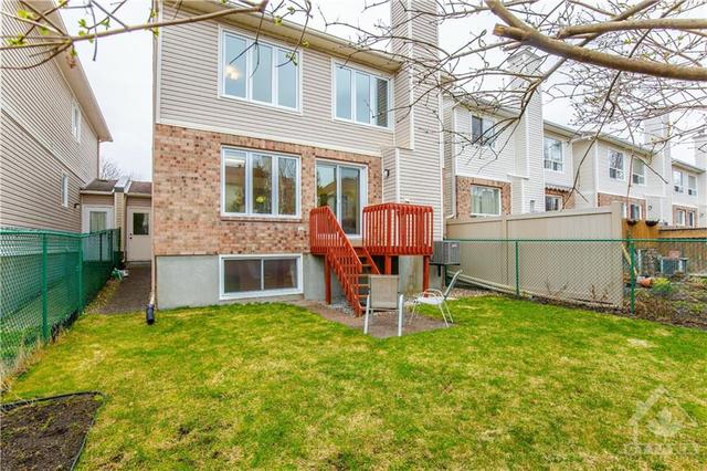 28 Covington Place, Townhouse with 3 bedrooms, 3 bathrooms and 3 parking in Ottawa ON | Image 29