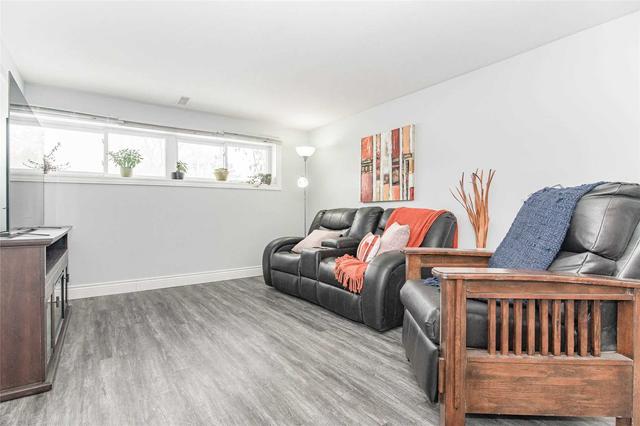 65 Devere Dr, House detached with 3 bedrooms, 2 bathrooms and 5 parking in Guelph ON | Image 17