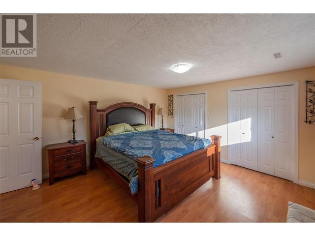14415 Latimer Avenue, House detached with 5 bedrooms, 2 bathrooms and 1 parking in Summerland BC | Image 24