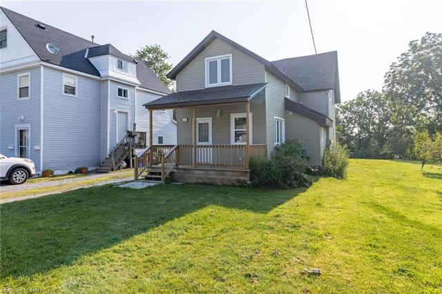239 Stanton Street, House detached with 3 bedrooms, 2 bathrooms and 3 parking in Fort Erie ON | Image 1