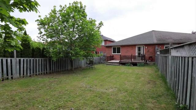 23 Peter St, House semidetached with 3 bedrooms, 1 bathrooms and 3 parking in Barrie ON | Image 10