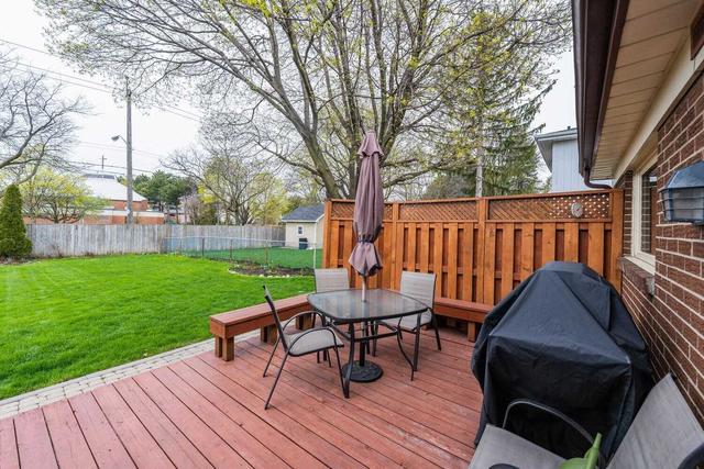 40 Deerbrook Tr, House detached with 3 bedrooms, 4 bathrooms and 3.5 parking in Toronto ON | Image 15