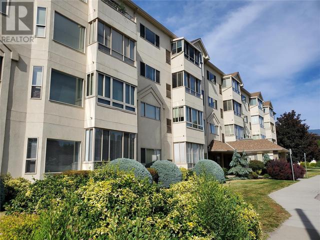 3805 - 30th Avenue Unit# 213, Condo with 2 bedrooms, 2 bathrooms and null parking in East Kootenay C BC | Image 1