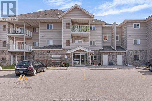 113 - 1390 Lauzon, Condo with 2 bedrooms, 2 bathrooms and null parking in Windsor ON | Image 1