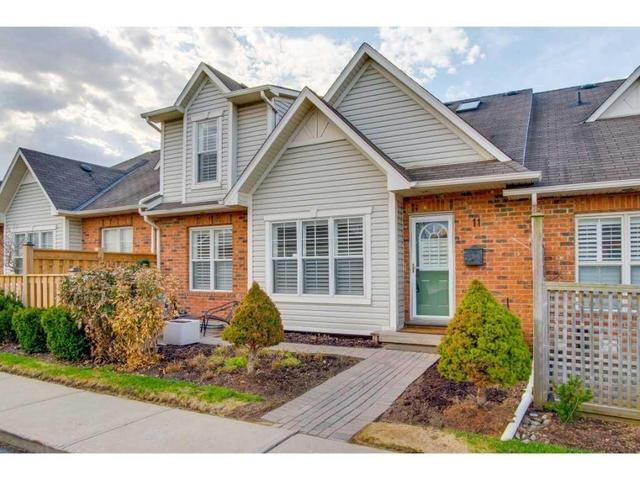 11 - 1085 Harrogate Dr, Townhouse with 2 bedrooms, 2 bathrooms and 1 parking in Hamilton ON | Image 2