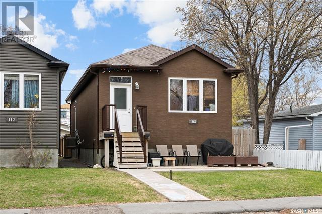 108 Osler Street, House detached with 5 bedrooms, 2 bathrooms and null parking in Regina SK | Image 1