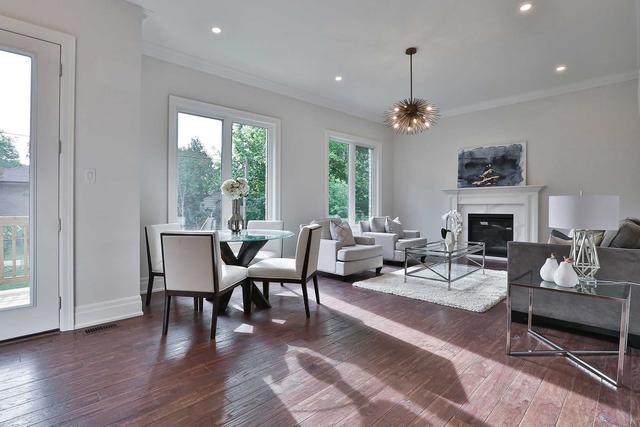 9 Beaverton Rd S, House detached with 4 bedrooms, 5 bathrooms and 6 parking in Richmond Hill ON | Image 3