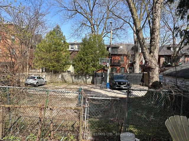 659 Huron St, House detached with 9 bedrooms, 4 bathrooms and 4 parking in Toronto ON | Image 6