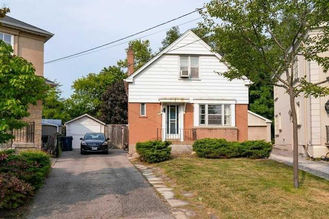 77 Walder Ave, House detached with 3 bedrooms, 2 bathrooms and 4 parking in Toronto ON | Image 3