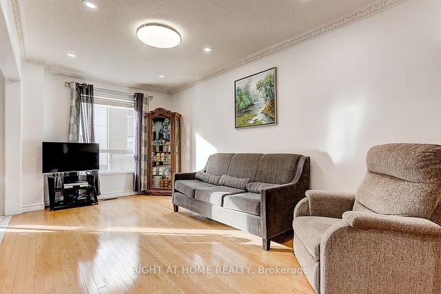 16 Pat Brooks Terr, Townhouse with 3 bedrooms, 4 bathrooms and 2 parking in Toronto ON | Image 32