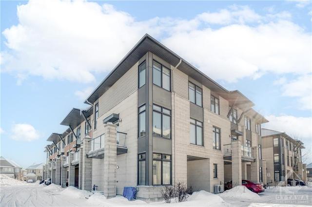 115 Chaperal Private, Townhouse with 2 bedrooms, 2 bathrooms and 2 parking in Ottawa ON | Image 1