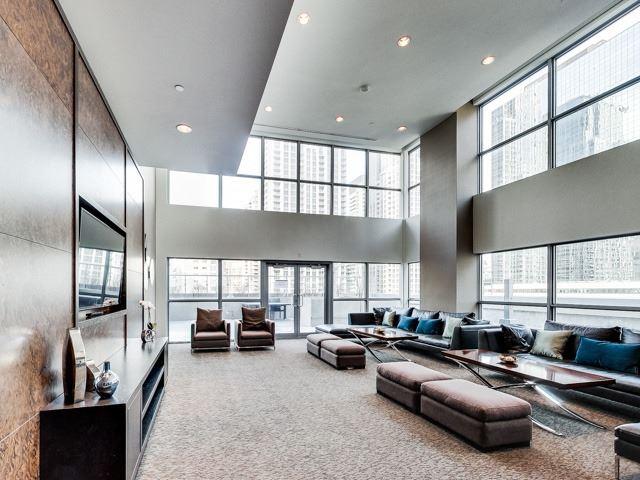 lph7816 - 388 Yonge St, Condo with 3 bedrooms, 3 bathrooms and 2 parking in Toronto ON | Image 18