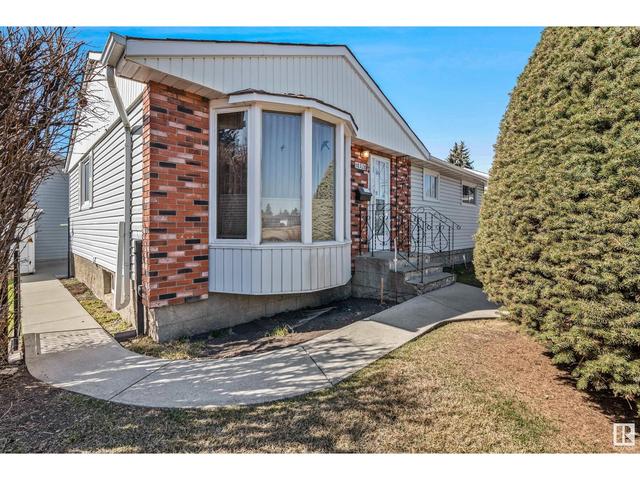 10320 47 St Nw, House detached with 4 bedrooms, 2 bathrooms and 4 parking in Edmonton AB | Image 2