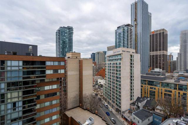 1306 - 32 Davenport Rd, Condo with 2 bedrooms, 2 bathrooms and 1 parking in Toronto ON | Image 19