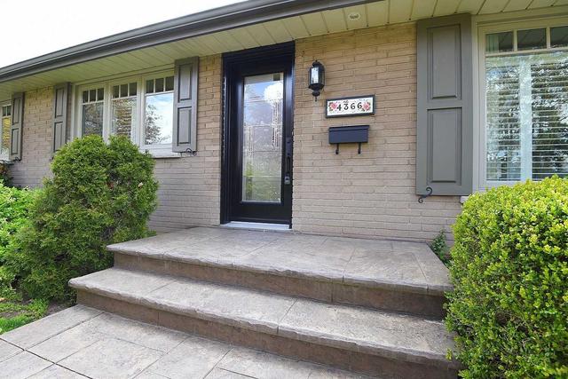 4366 Adrian Ave, House detached with 3 bedrooms, 2 bathrooms and 4 parking in Burlington ON | Image 34