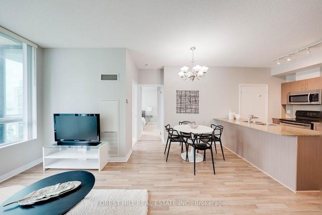 2607 - 12 Yonge St, Condo with 2 bedrooms, 2 bathrooms and 1 parking in Toronto ON | Image 2