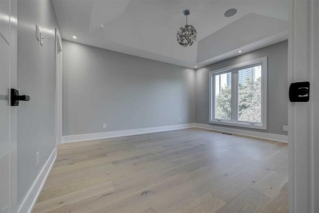 34 Rufford Rd, House detached with 4 bedrooms, 4 bathrooms and 3 parking in Toronto ON | Image 3