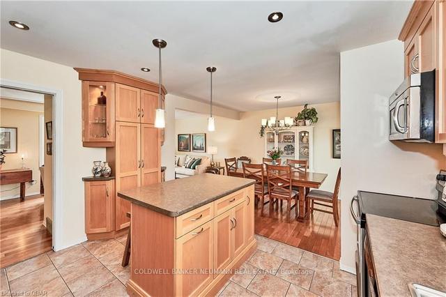 27 Karen Ave, House detached with 3 bedrooms, 3 bathrooms and 6 parking in Guelph ON | Image 40