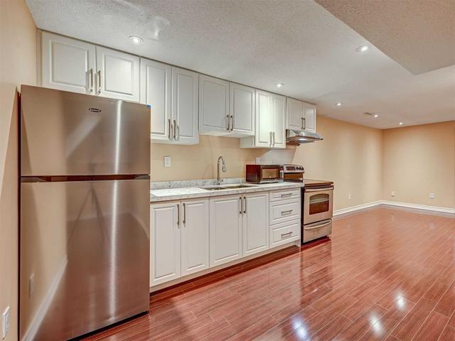 527 Rossellini Dr, House semidetached with 4 bedrooms, 4 bathrooms and 3 parking in Mississauga ON | Image 20
